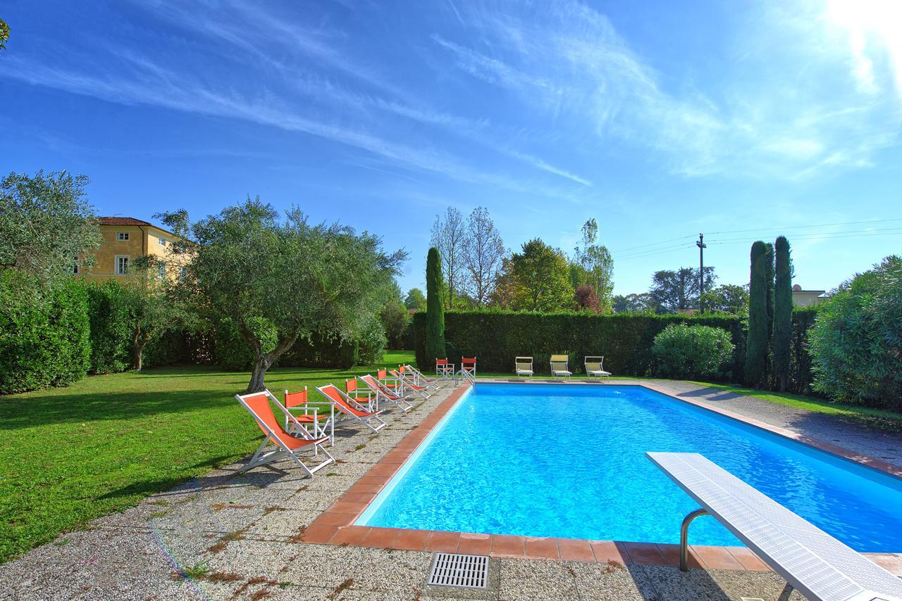 Villa Fiamma By Posarellivillas Piaggiori Exteriör bild