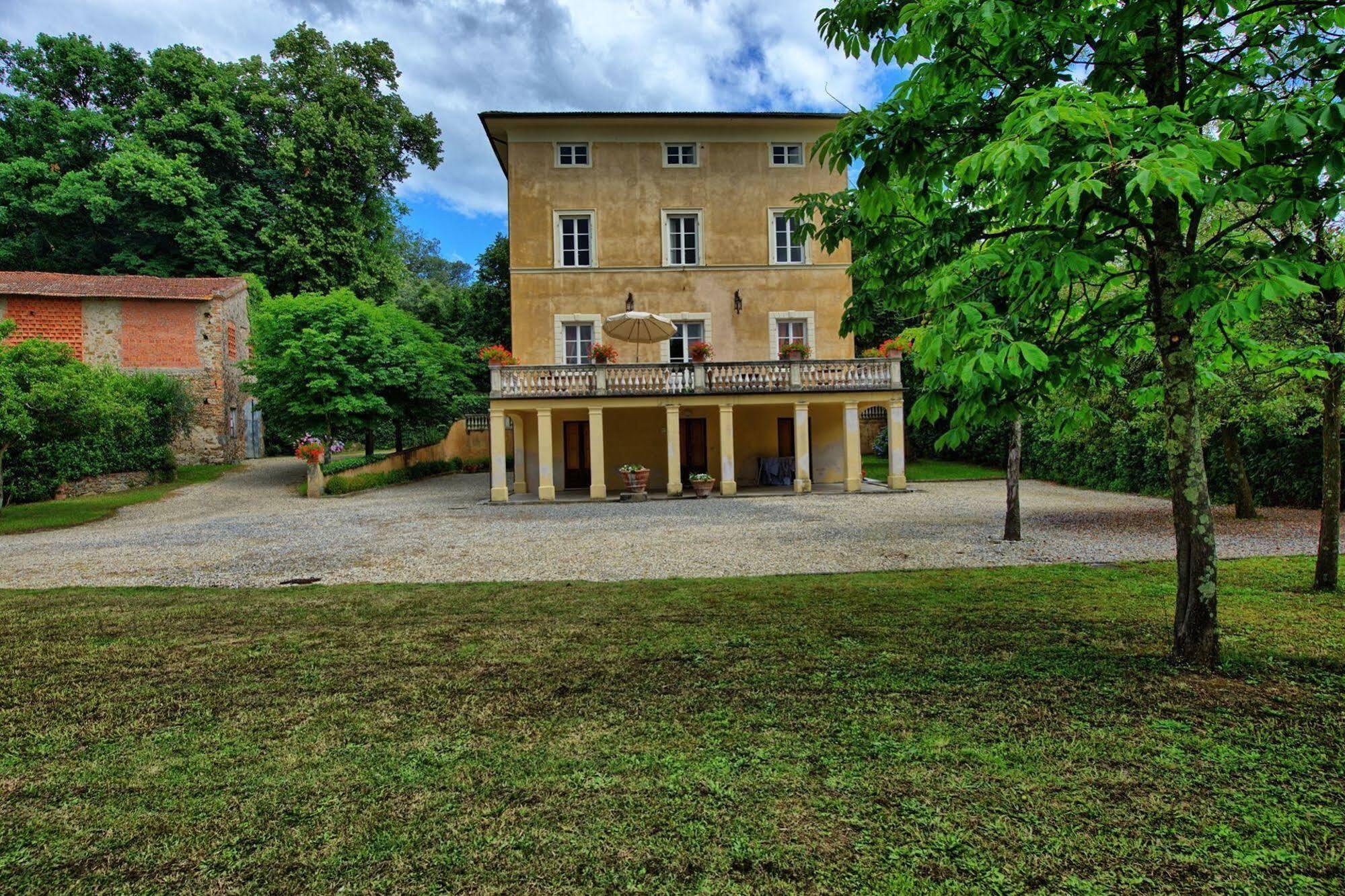 Villa Fiamma By Posarellivillas Piaggiori Exteriör bild