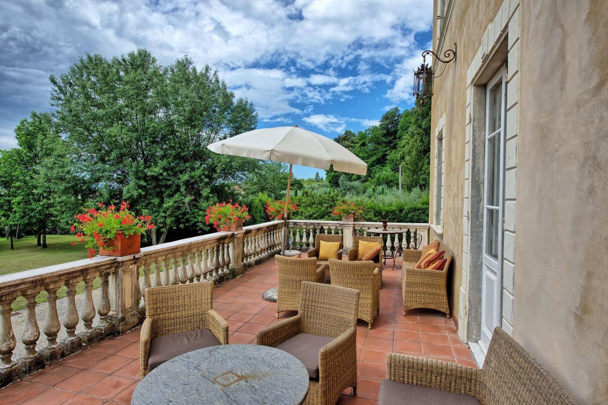 Villa Fiamma By Posarellivillas Piaggiori Exteriör bild