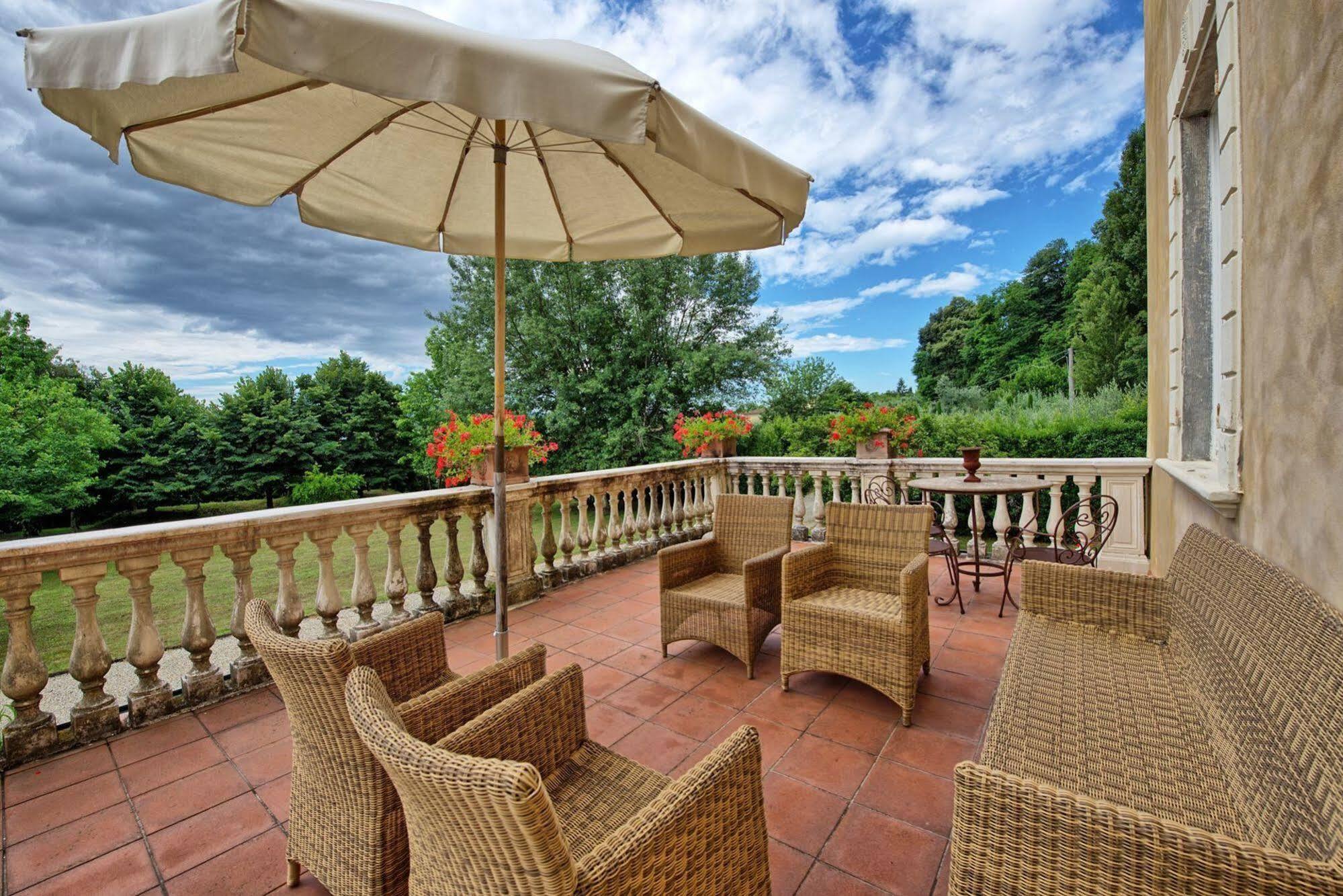 Villa Fiamma By Posarellivillas Piaggiori Exteriör bild