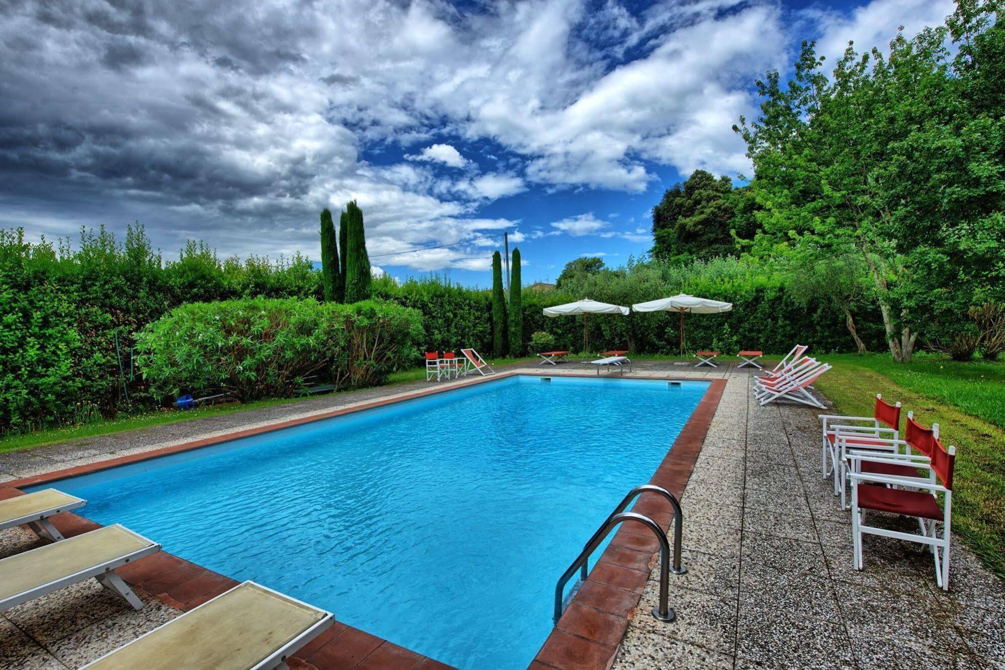 Villa Fiamma By Posarellivillas Piaggiori Exteriör bild